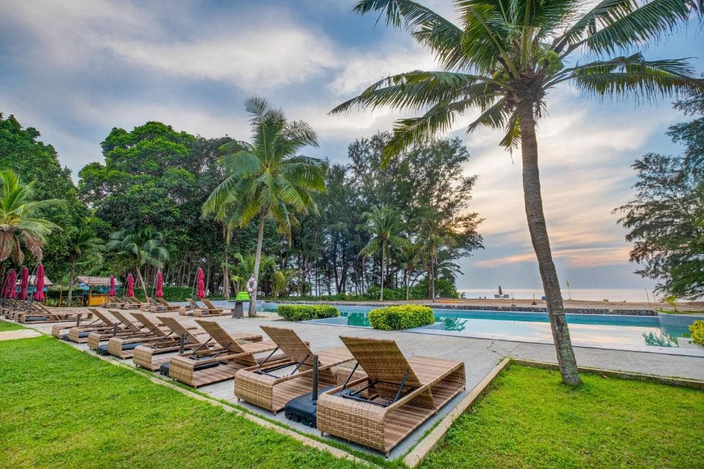 D Varee Mai Khao Beach