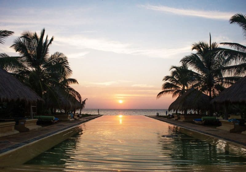 Bar Reef Resort