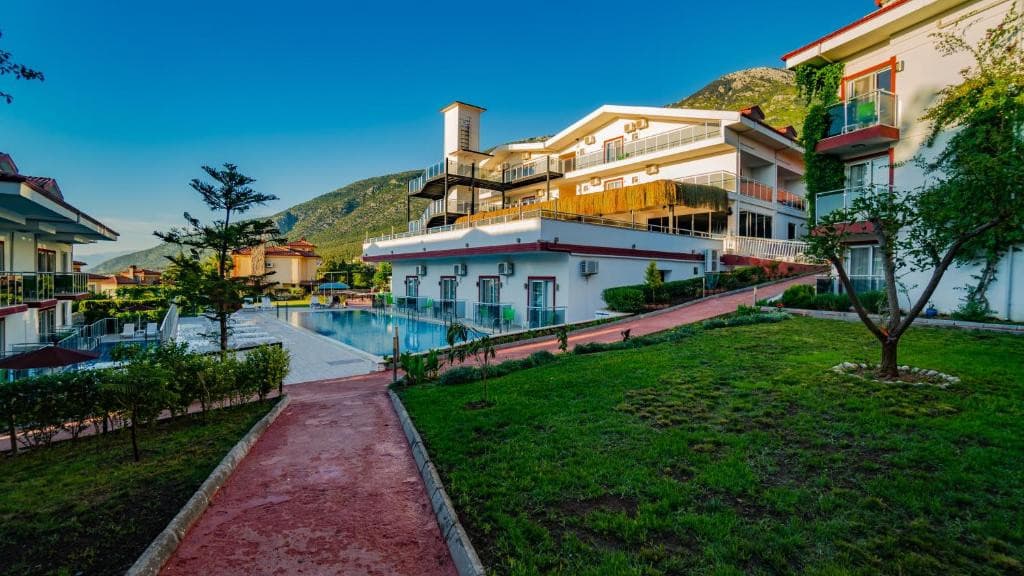 Sunshine Holiday Resort