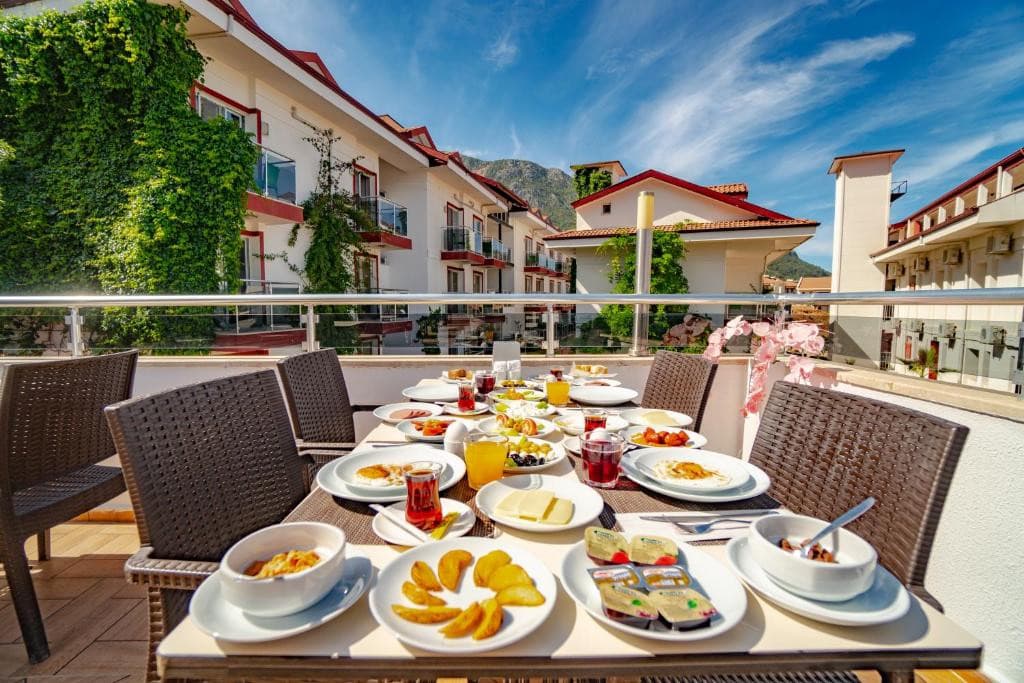 Sunshine Holiday Resort