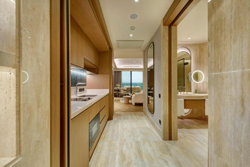 Regnum The Crown Executive Rooms