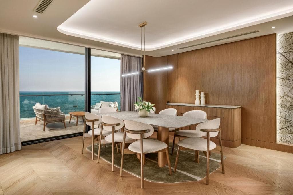 Regnum The Crown Executive Rooms