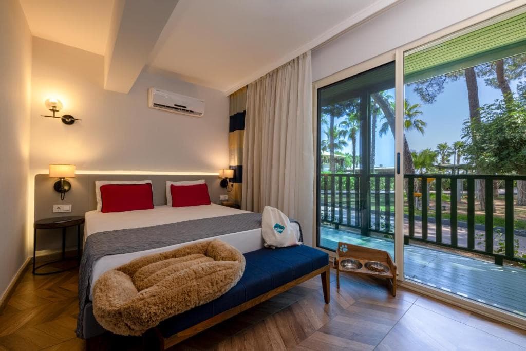 Crystal Flora Beach Resort