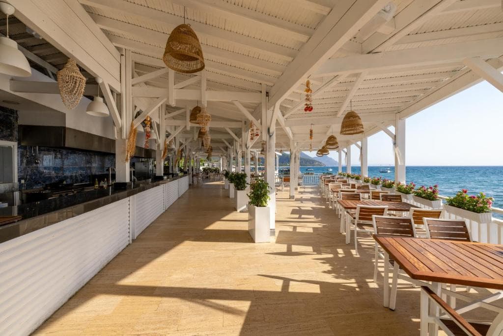 Crystal Flora Beach Resort
