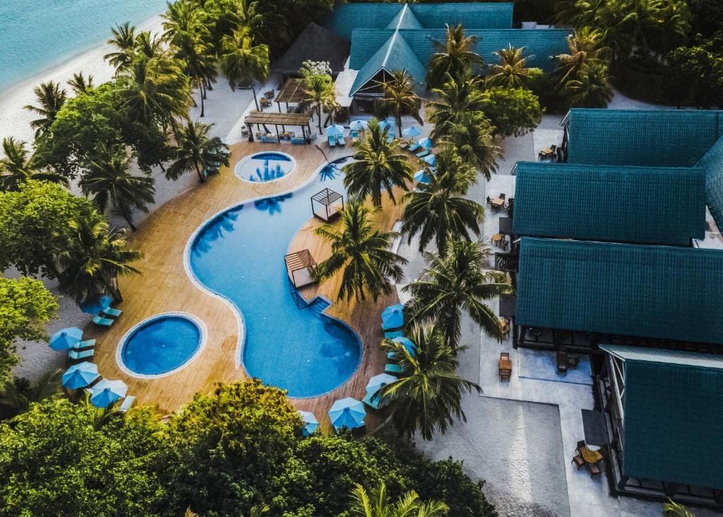 Furaveri Island Resort & Spa