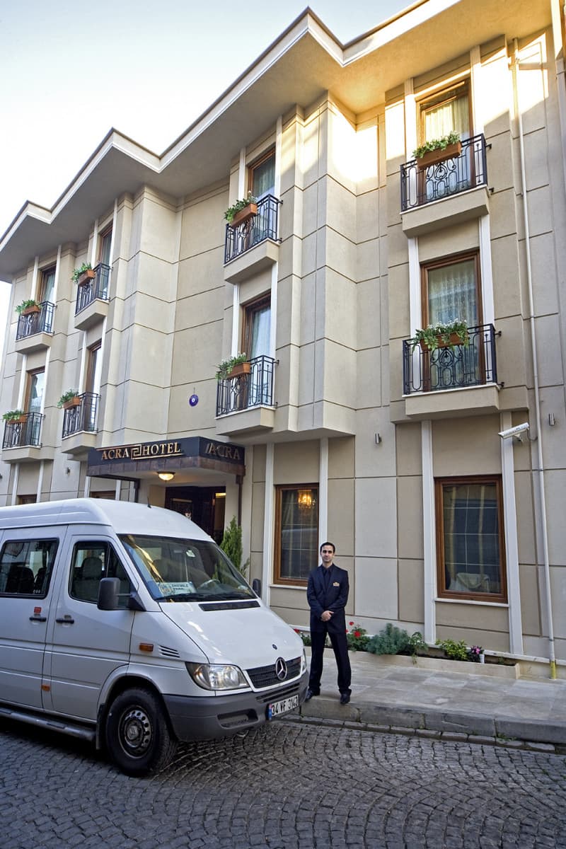 ACRA HOTEL