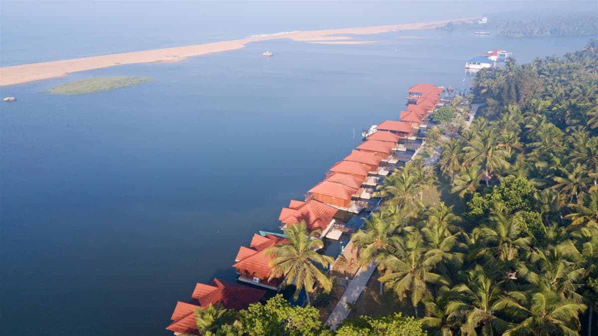 POOVAR ISLAND RESORT