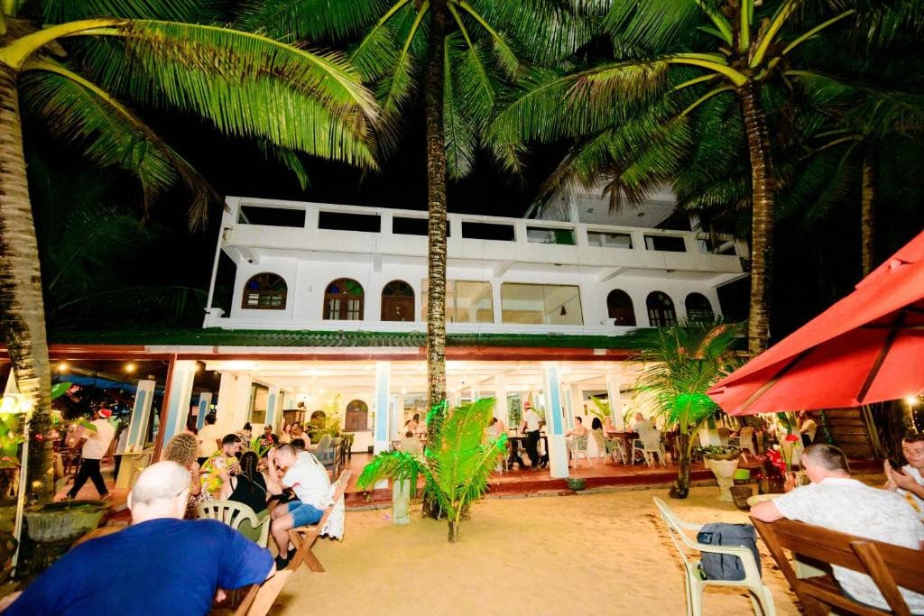 Royal Beach Hotel & Restaurant