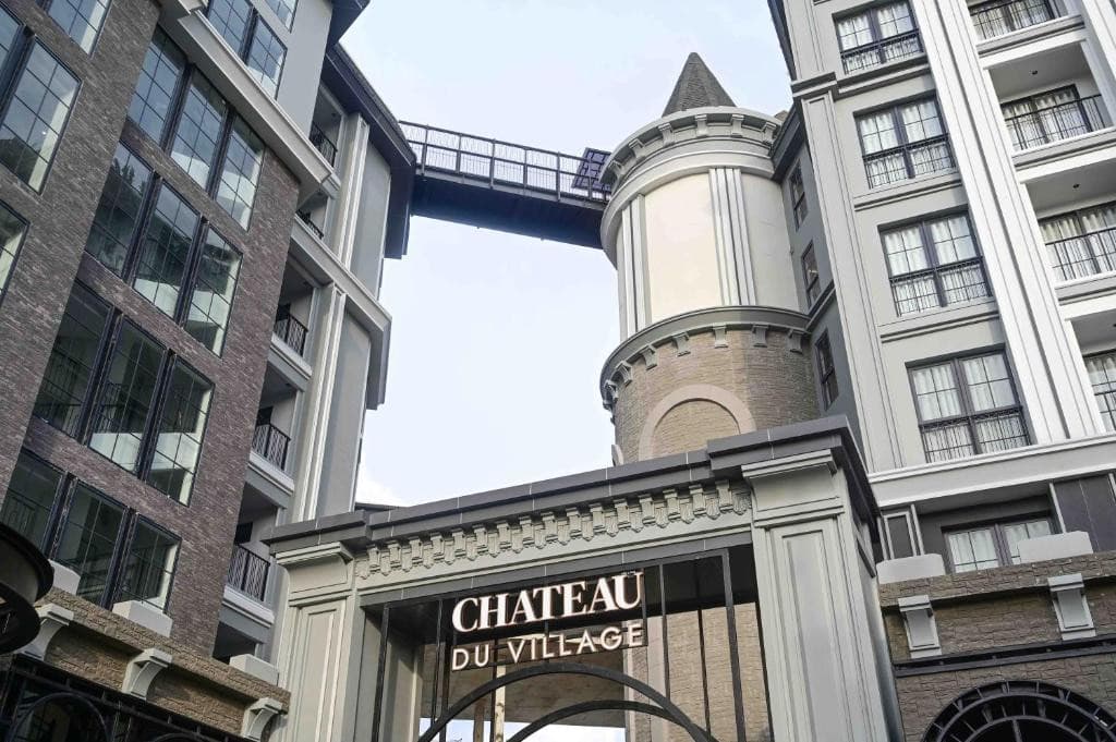 CHATEAU DU VILLAGE