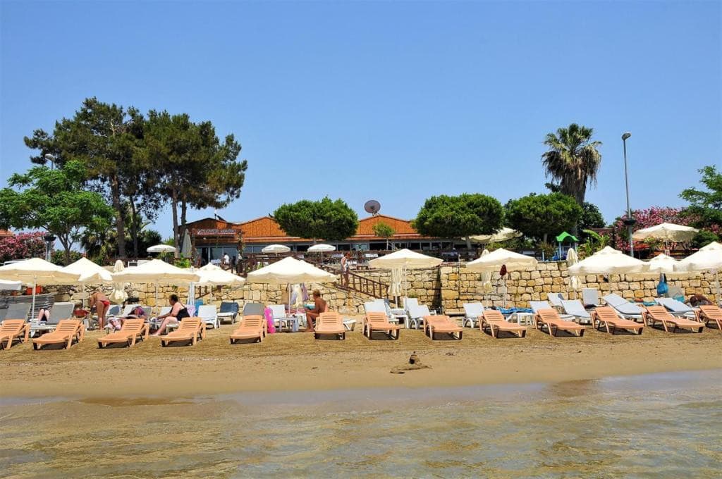 Nova Beach Hotel