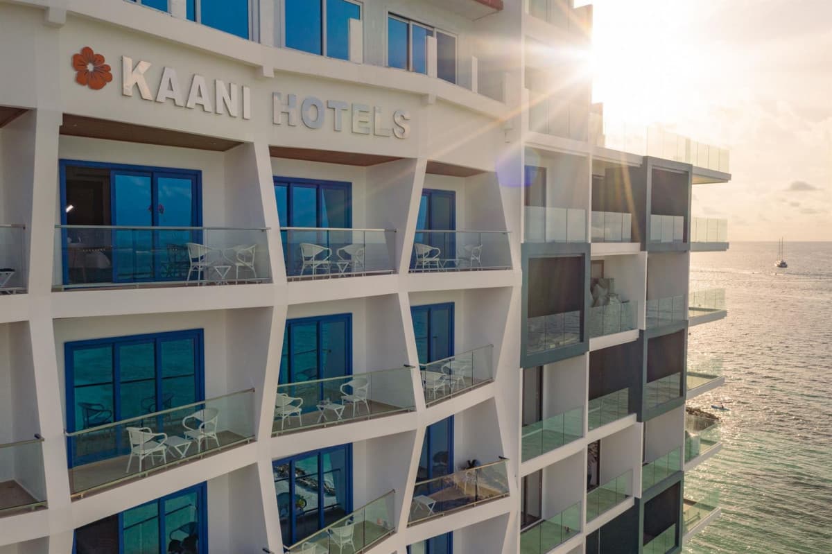 KAANI PALM BEACH