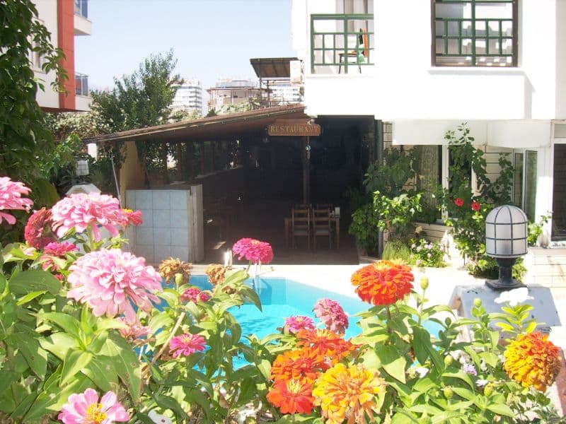 Isinda Hotel
