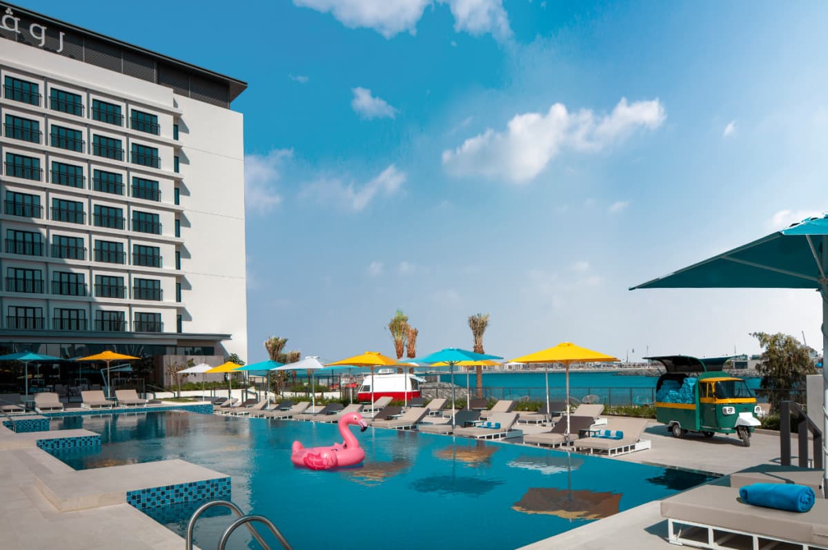 Rove La Mer Beach
