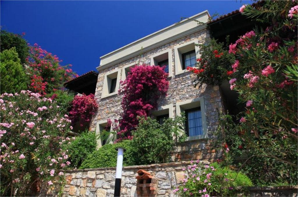 Zeytinada Hotel