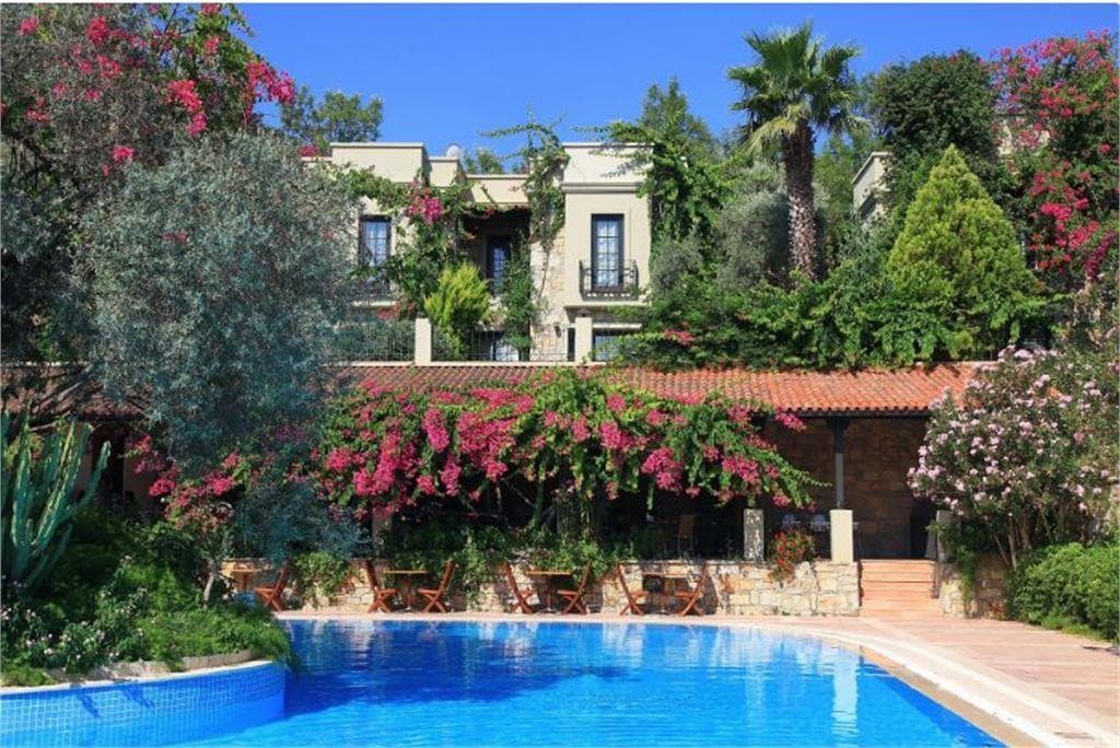 Zeytinada Hotel