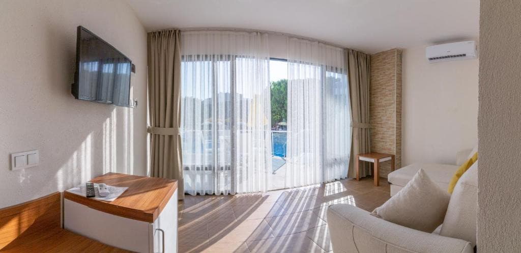 Ponz Hotel