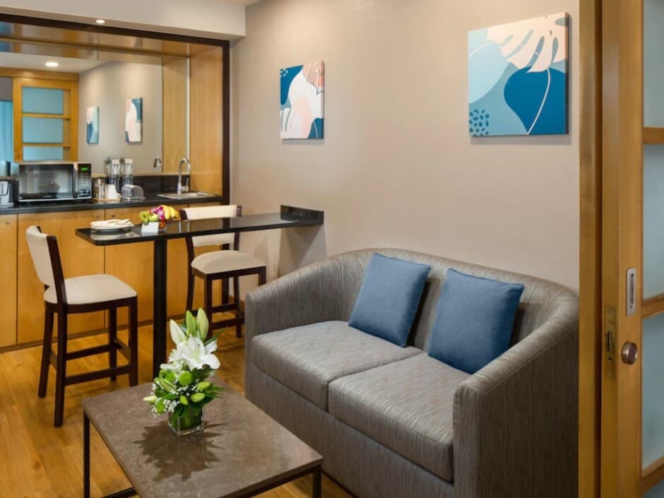 Savoy Suites Hotel Apartments