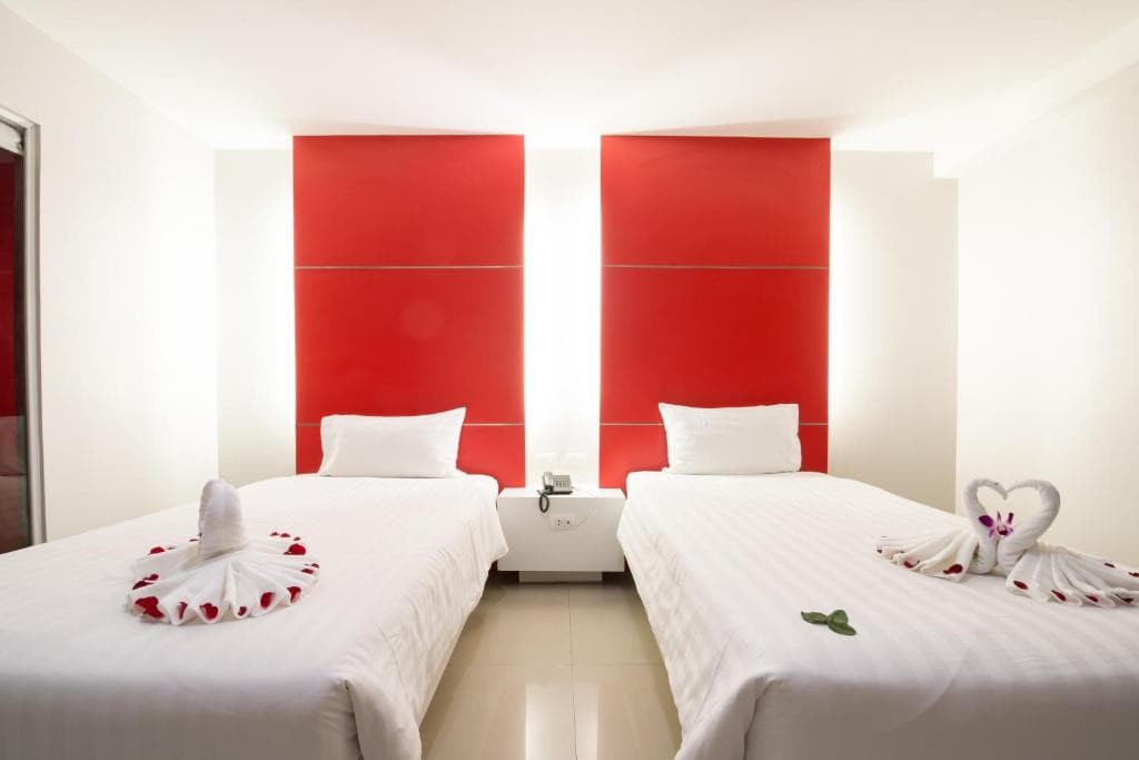 Alfresco Phuket Hotel