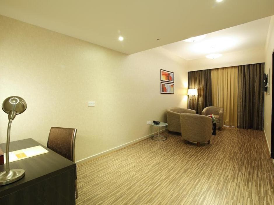 Flora Al Souq Hotel