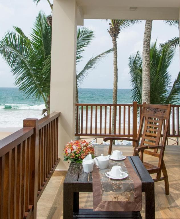 Sapphire Seas Beachfront Hotel