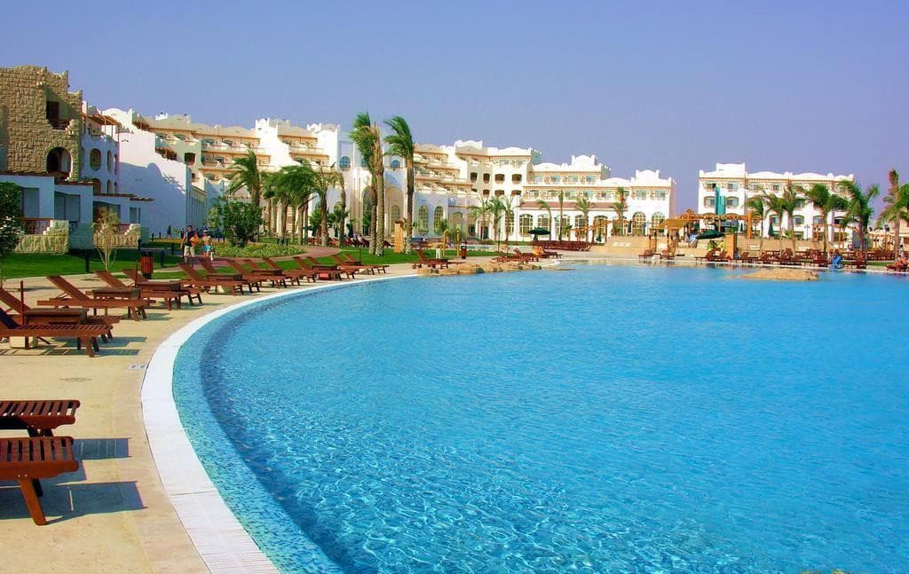 Royal Lagoons Resort & Aqua Park