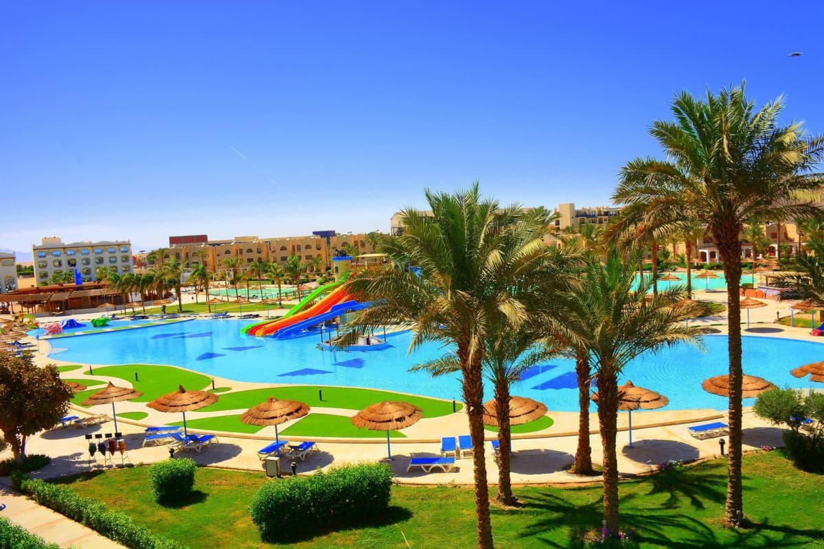 Royal Lagoons Resort & Aqua Park