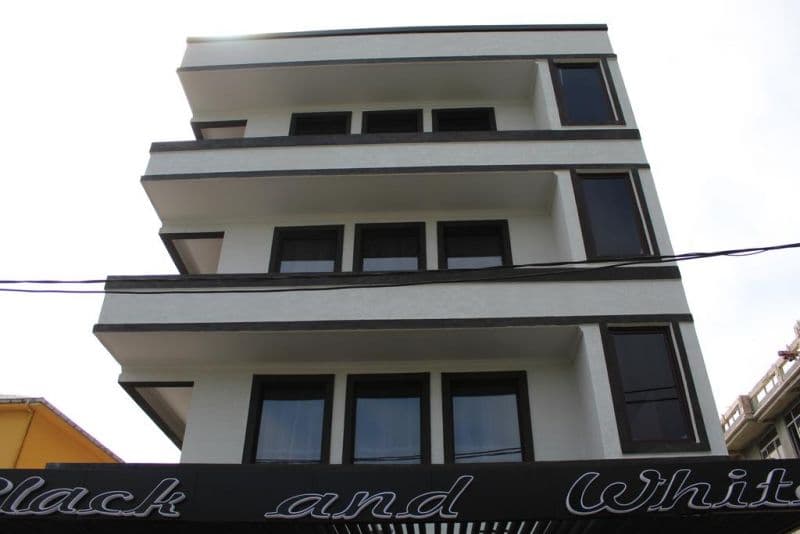 Hotel Black & White Kobuleti