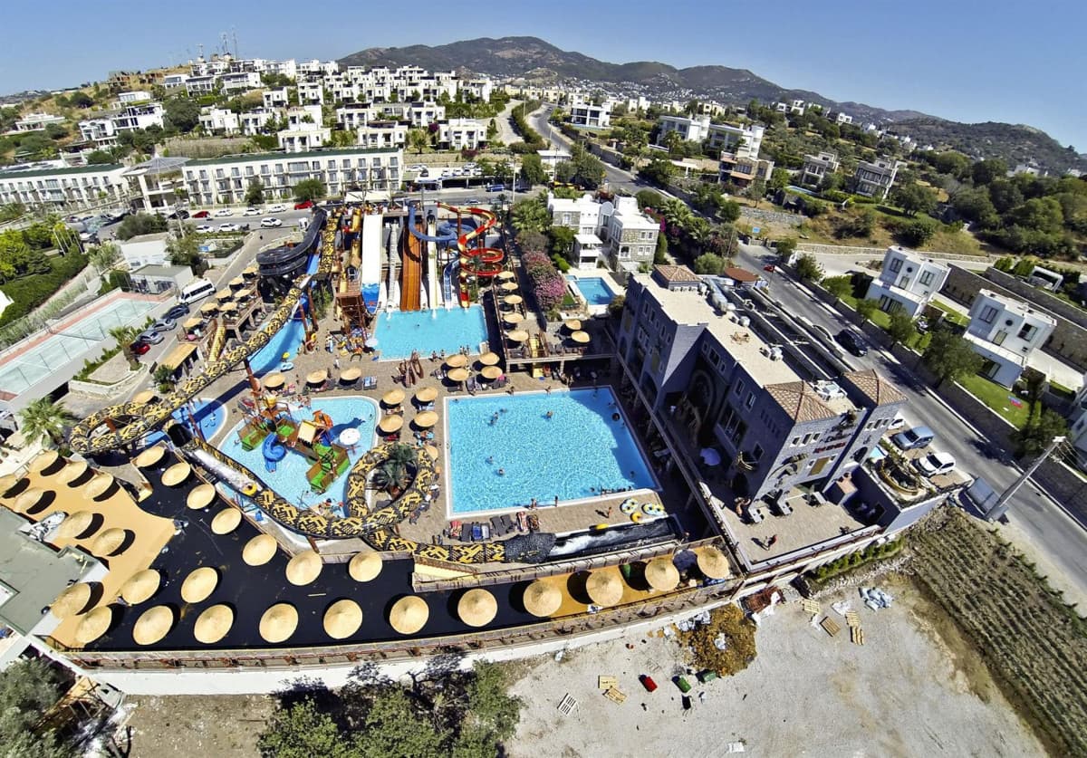 Cactus Mirage Family Club