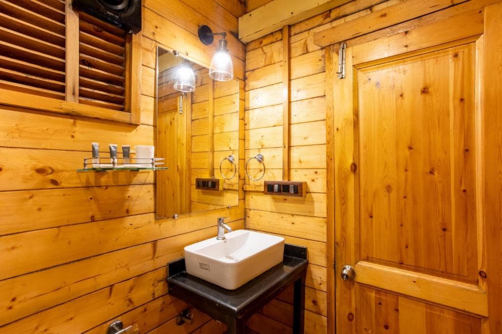 STONE WOOD RESORT MANDREM