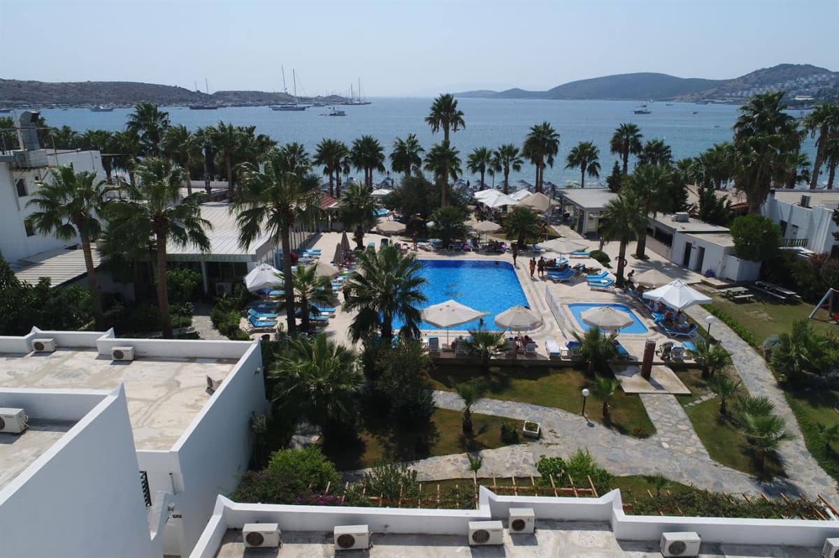 Nagi Beach Hotel
