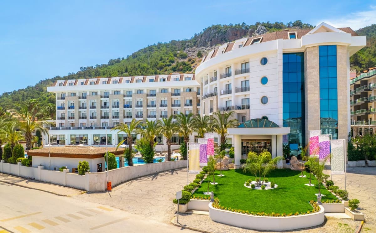 Imperial Sunland Family Resort 