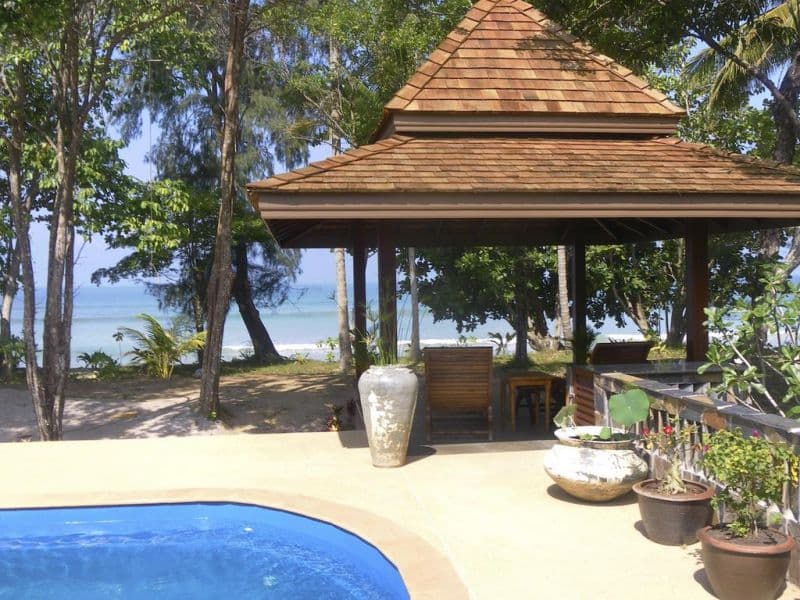 Koh Jum Beach Villas