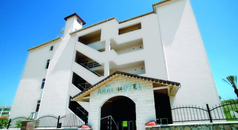 Aral Hotel Side