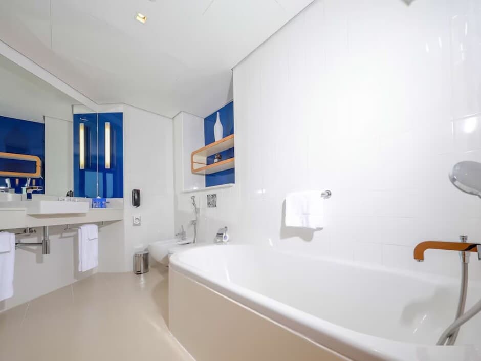 Park Inn by Radisson Abu Dhabi Yas Island