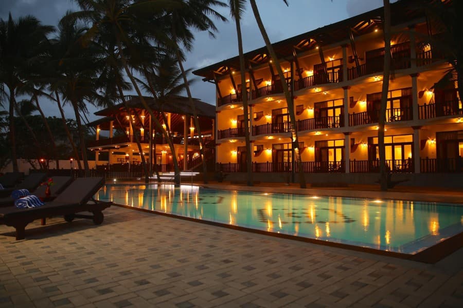 Whispering Palms Hotel