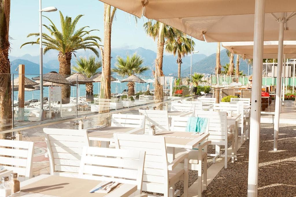 Sunprime Beachfront Hotel