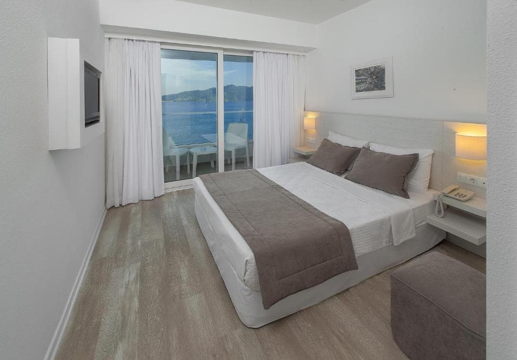 Sunprime Beachfront Hotel