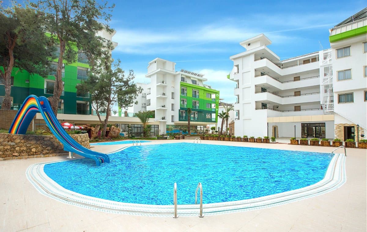 Green Life Hotel
