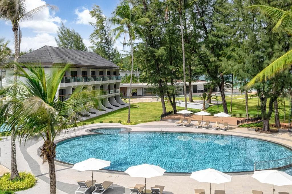 AMORA BEACH RESORT