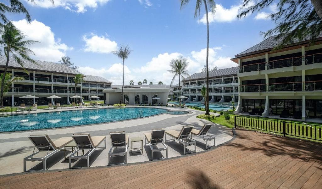 AMORA BEACH RESORT