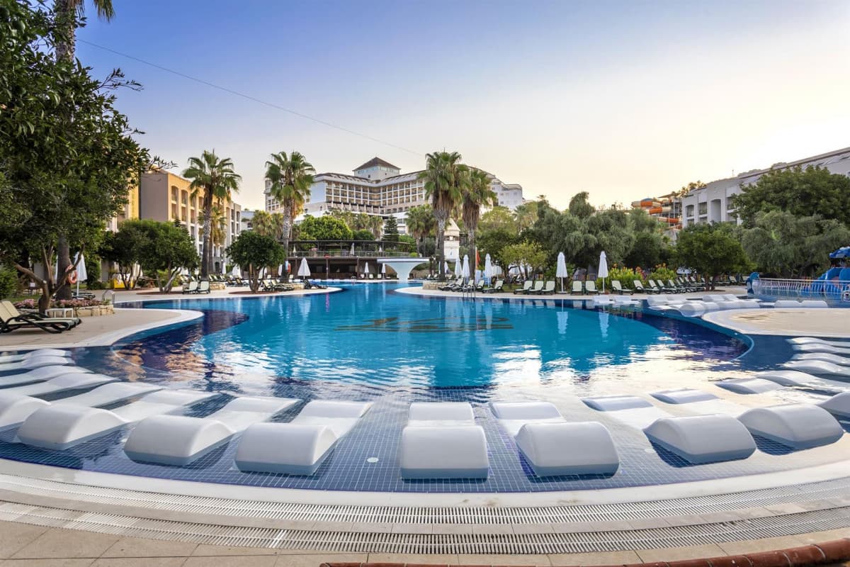 Horus Paradise Luxury Resort