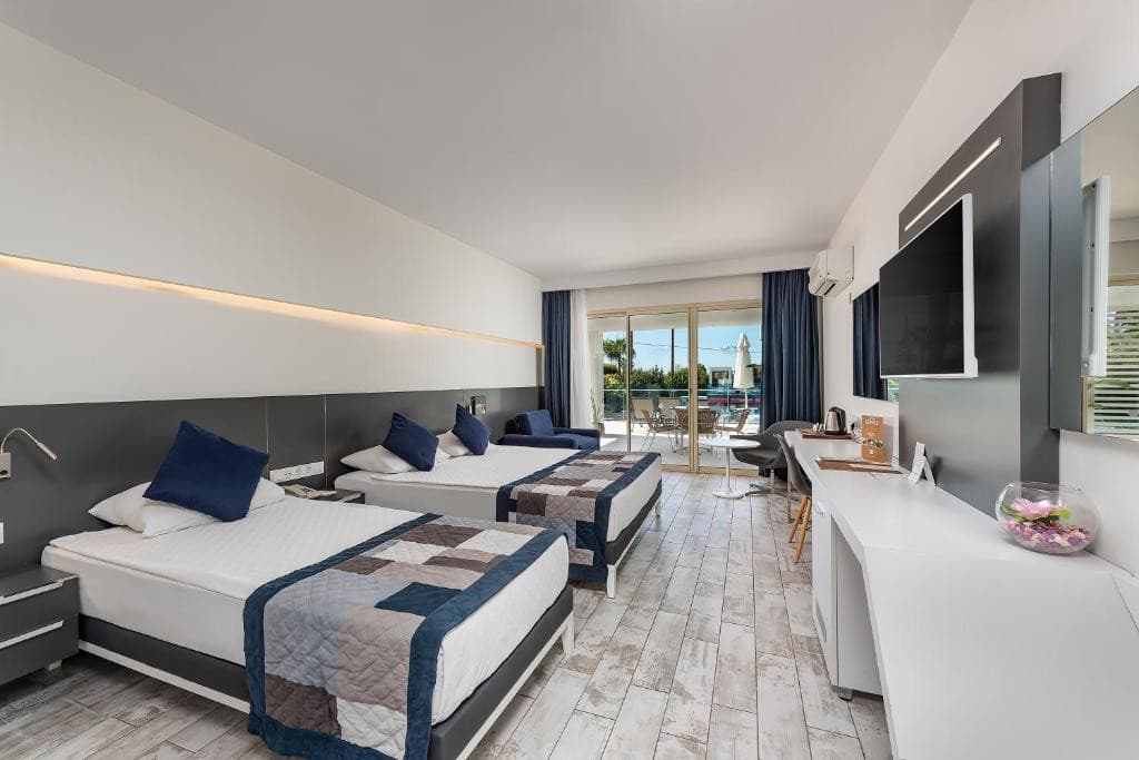 White City Beach Hotel