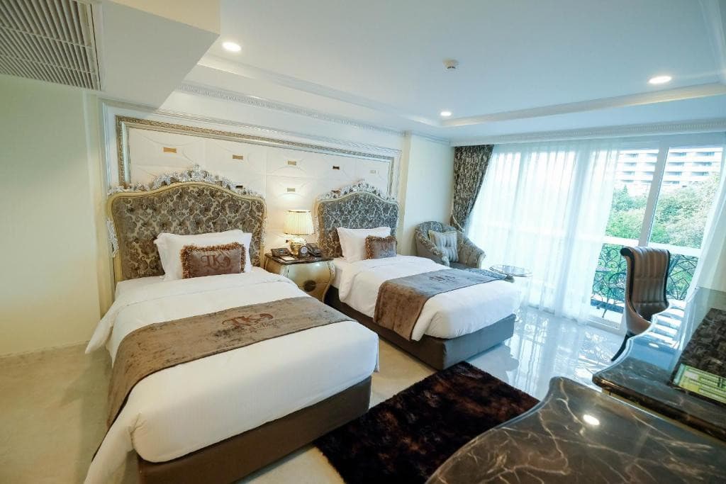 Lk Emerald Beach