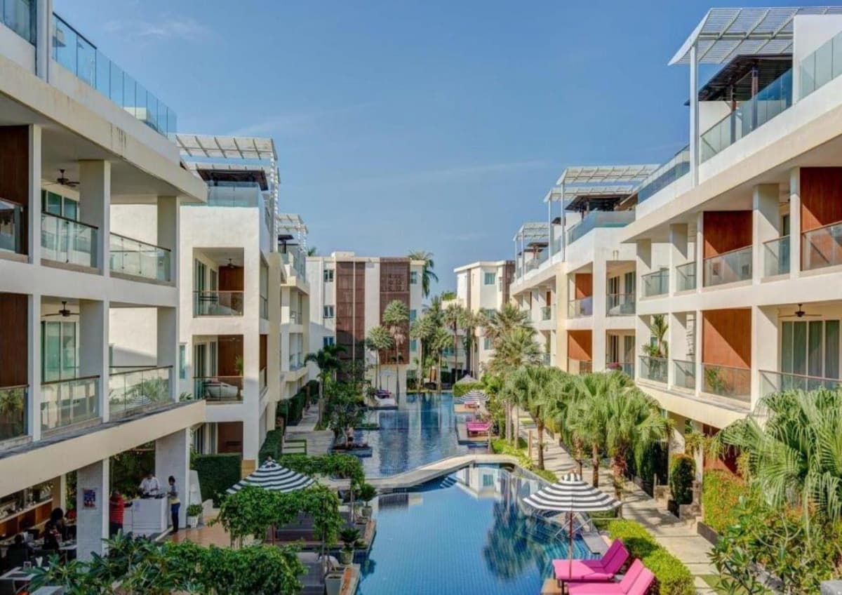 The Pelican Residence & Suites