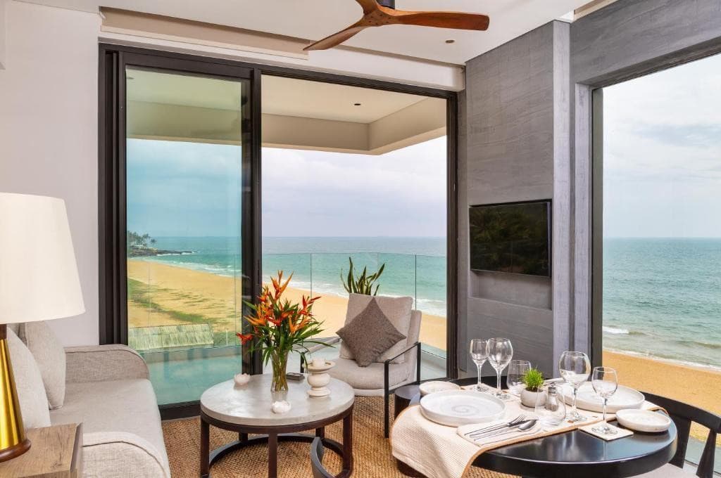 Crystal Sands, Galle