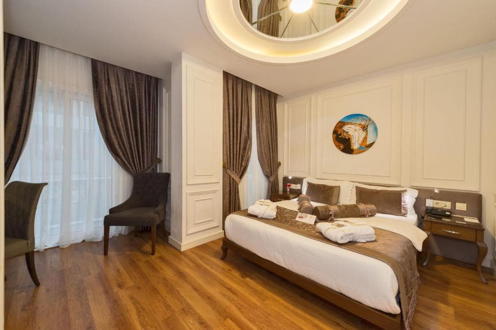 DARKMEN HOTEL