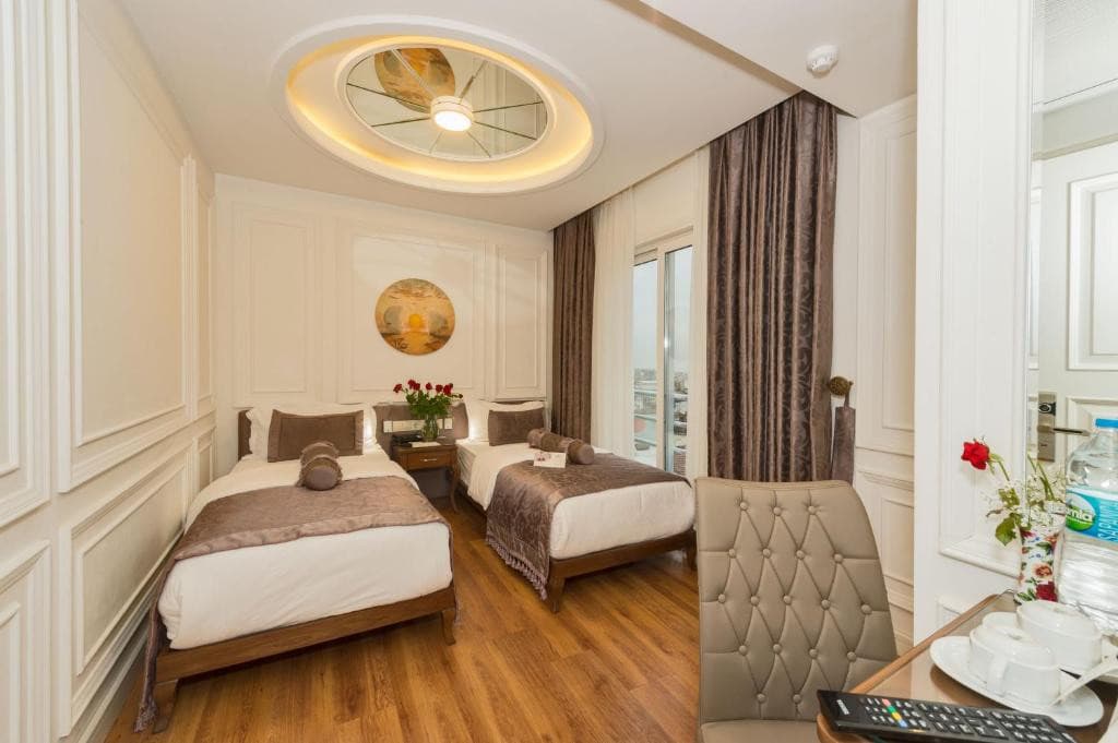 DARKMEN HOTEL