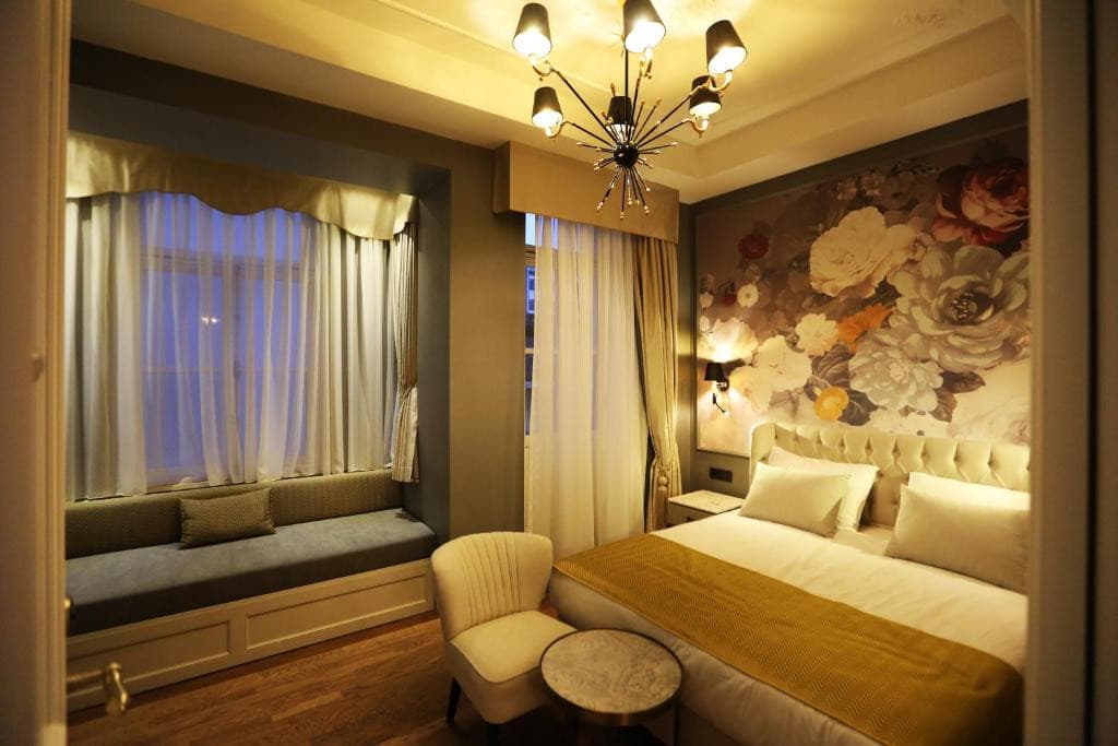 ROYAL TOPHANE HOTEL