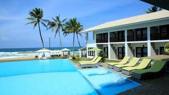 Avenra Beach Hotel