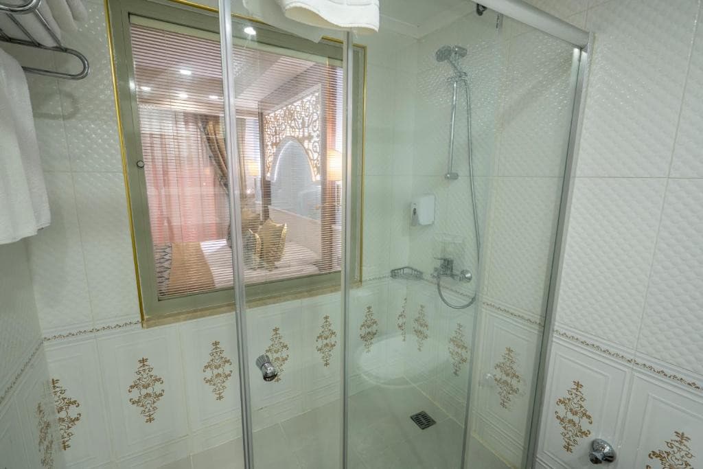 J'adore Deluxe Hotel & Spa